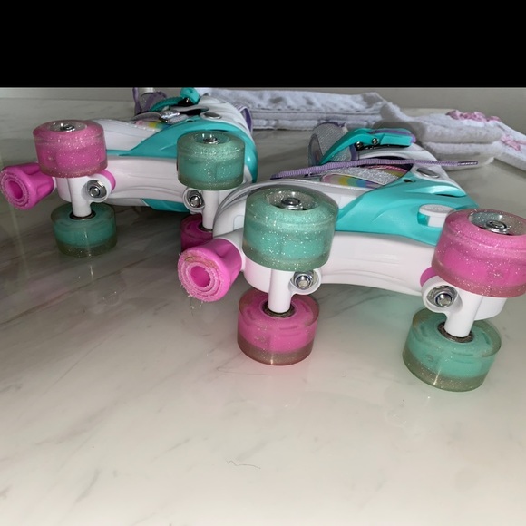 Rainbow Unicorn 4 Size Adjustable Light up Roller Skates for Girls Boys for Kids - Picture 3 of 6